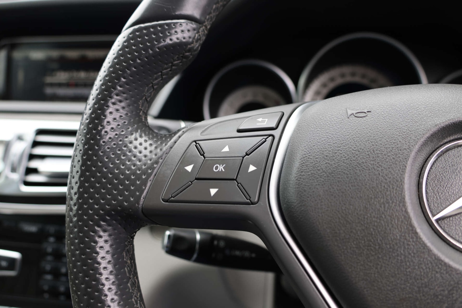 Used Mercedes-Benz E Class 2013 for sale - 78003809: Photo 23