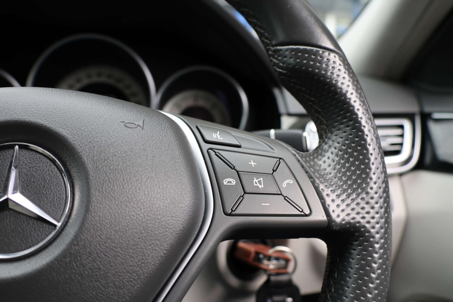 Used Mercedes-Benz E Class 2013 for sale - 78003809: Photo 24