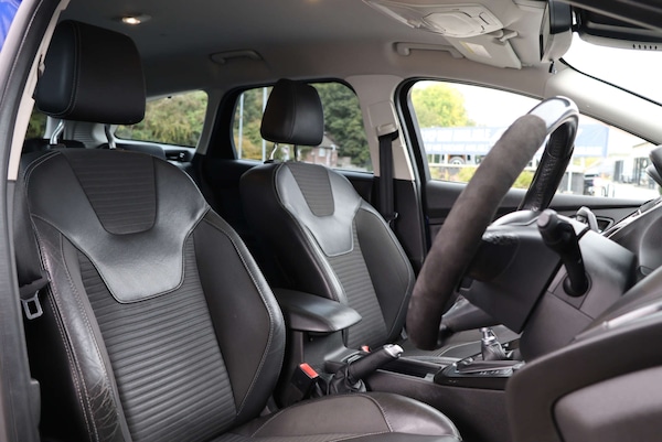 Used Ford Focus 2015 for sale - 76206213: Photo 5