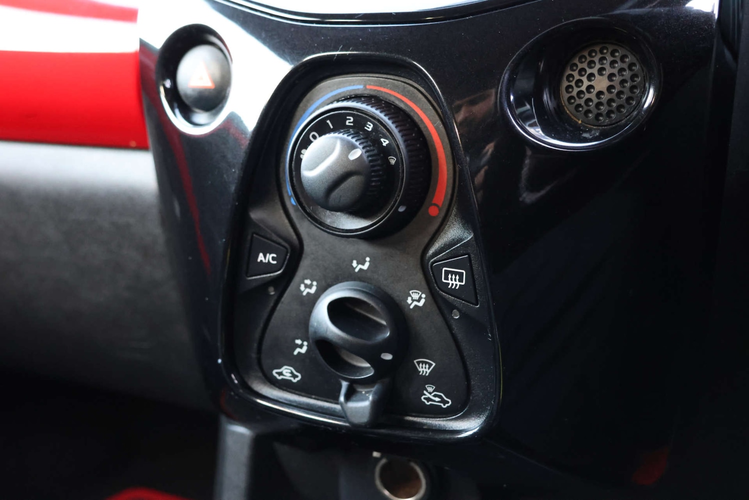 Used Toyota AYGO 2015 for sale - 76520306: Photo 16