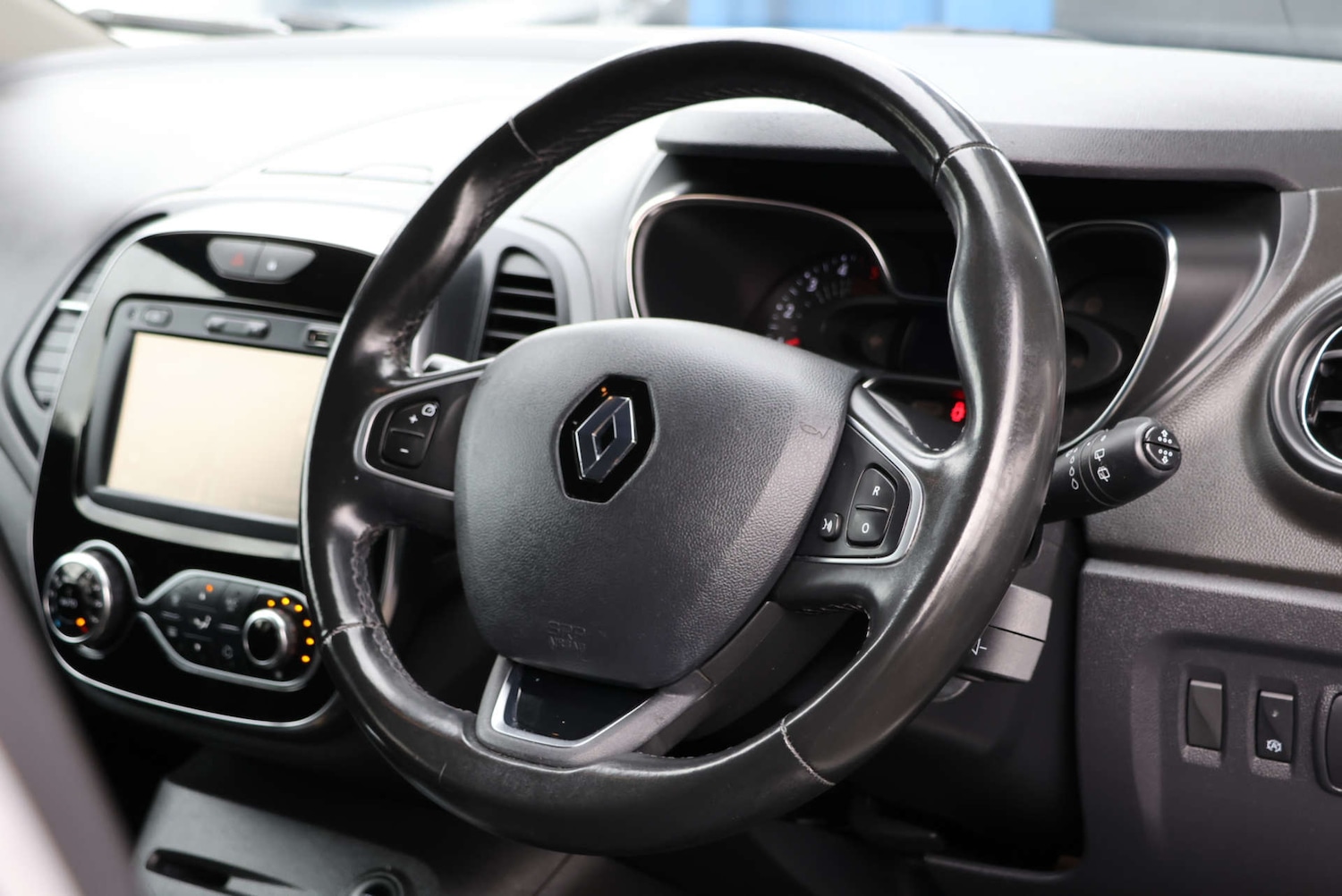 Used Renault Captur 2017 for sale - 77780906: Photo 32