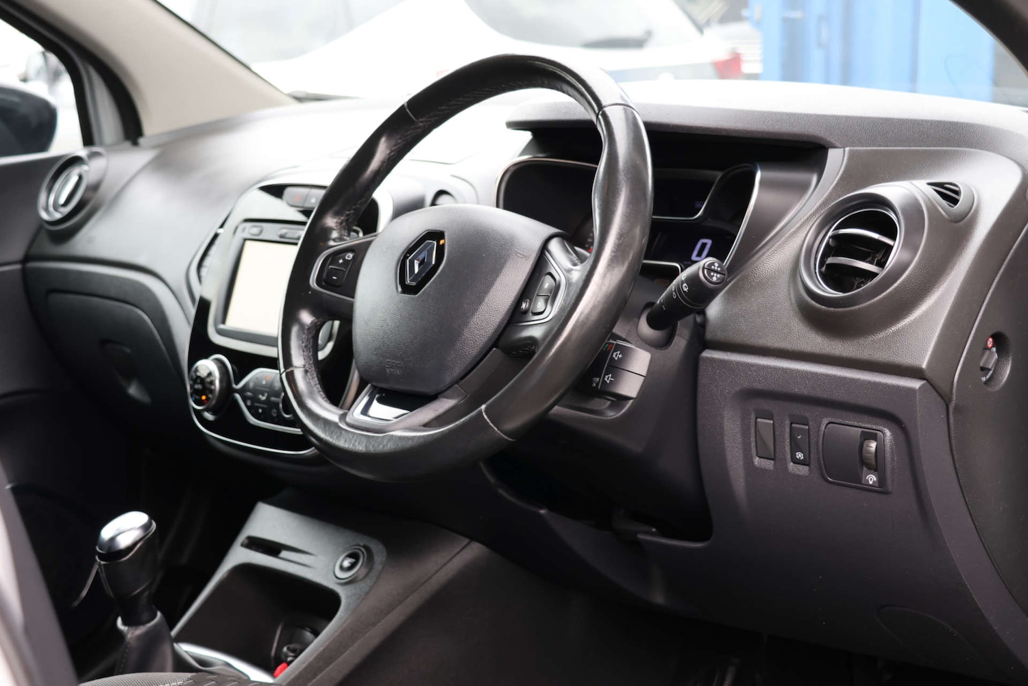 Used Renault Captur 2017 for sale - 77780906: Photo 4