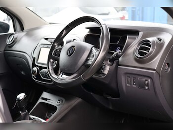 Used Renault Captur 2017 for sale - 77780906: Photo