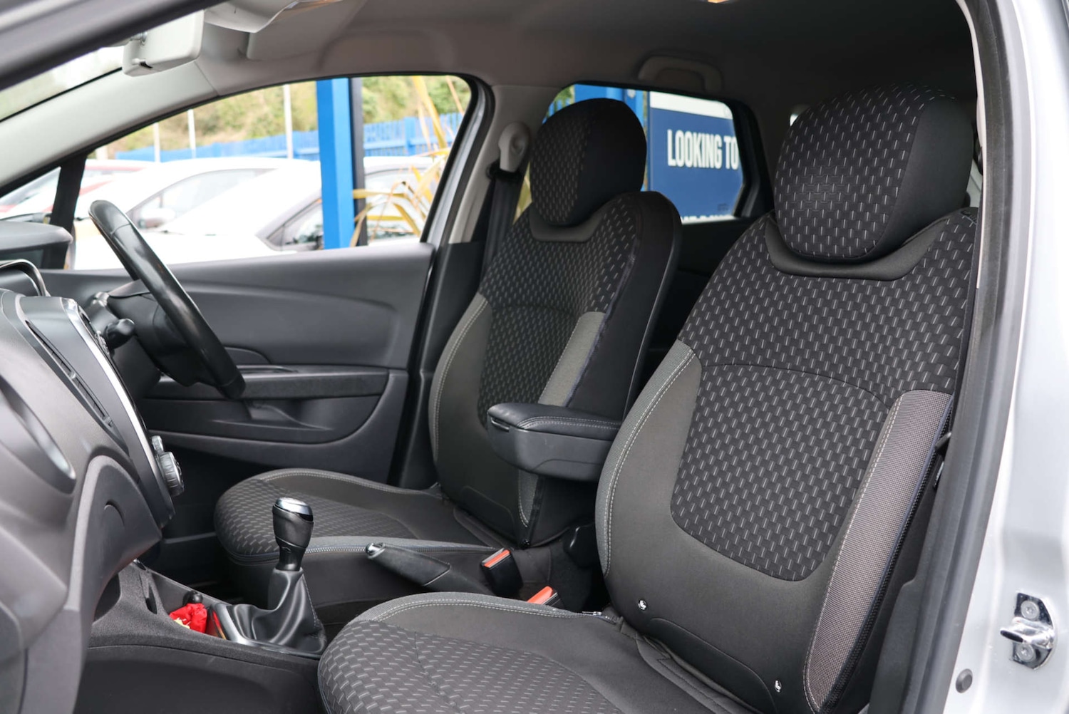 Used Renault Captur 2017 for sale - 77780906: Photo 8