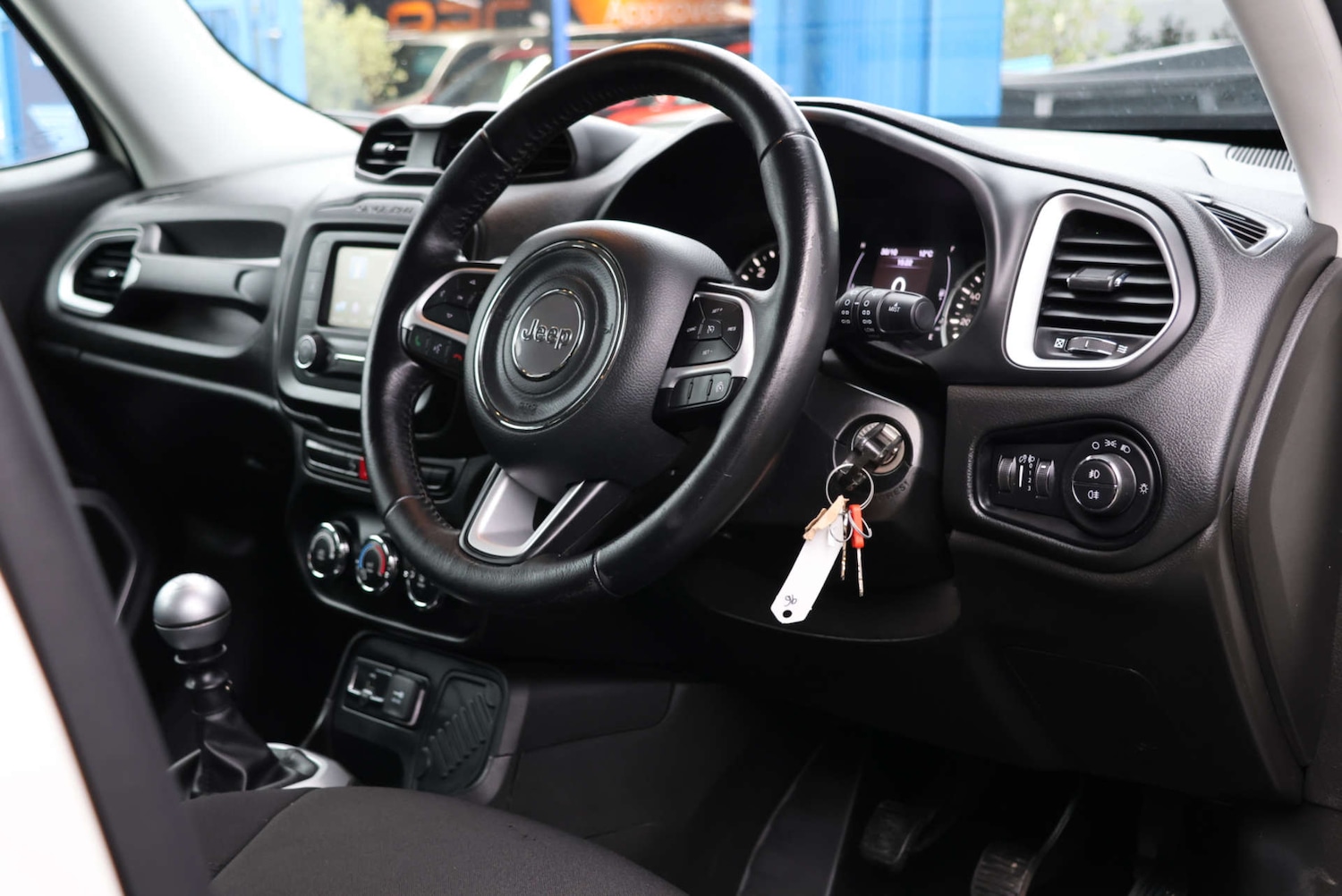 Used Jeep Renegade 2018 for sale - 76416864: Photo 4