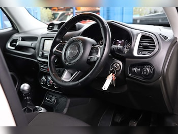 Used Jeep Renegade 2018 for sale - 76416864: Photo