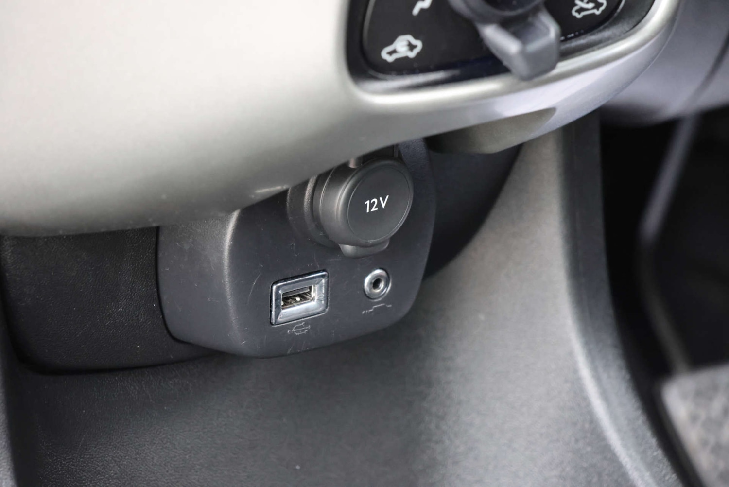 Used Peugeot 108 2016 for sale - 76600734: Photo 19