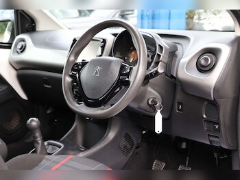 Used Peugeot 108 2016 for sale - 76600734: Photo