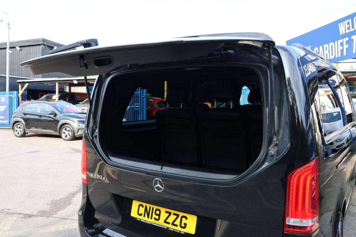 Used Mercedes-Benz V-Class 2019 for sale - 76363913: Photo 14