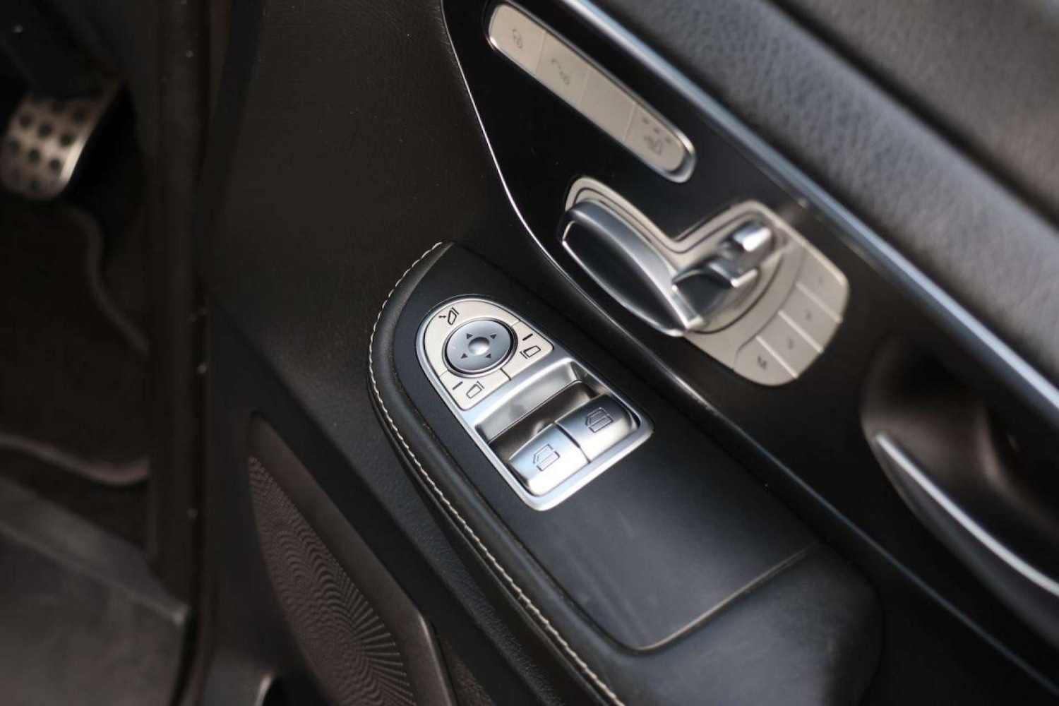 Used Mercedes-Benz V-Class 2019 for sale - 76363913: Photo 27