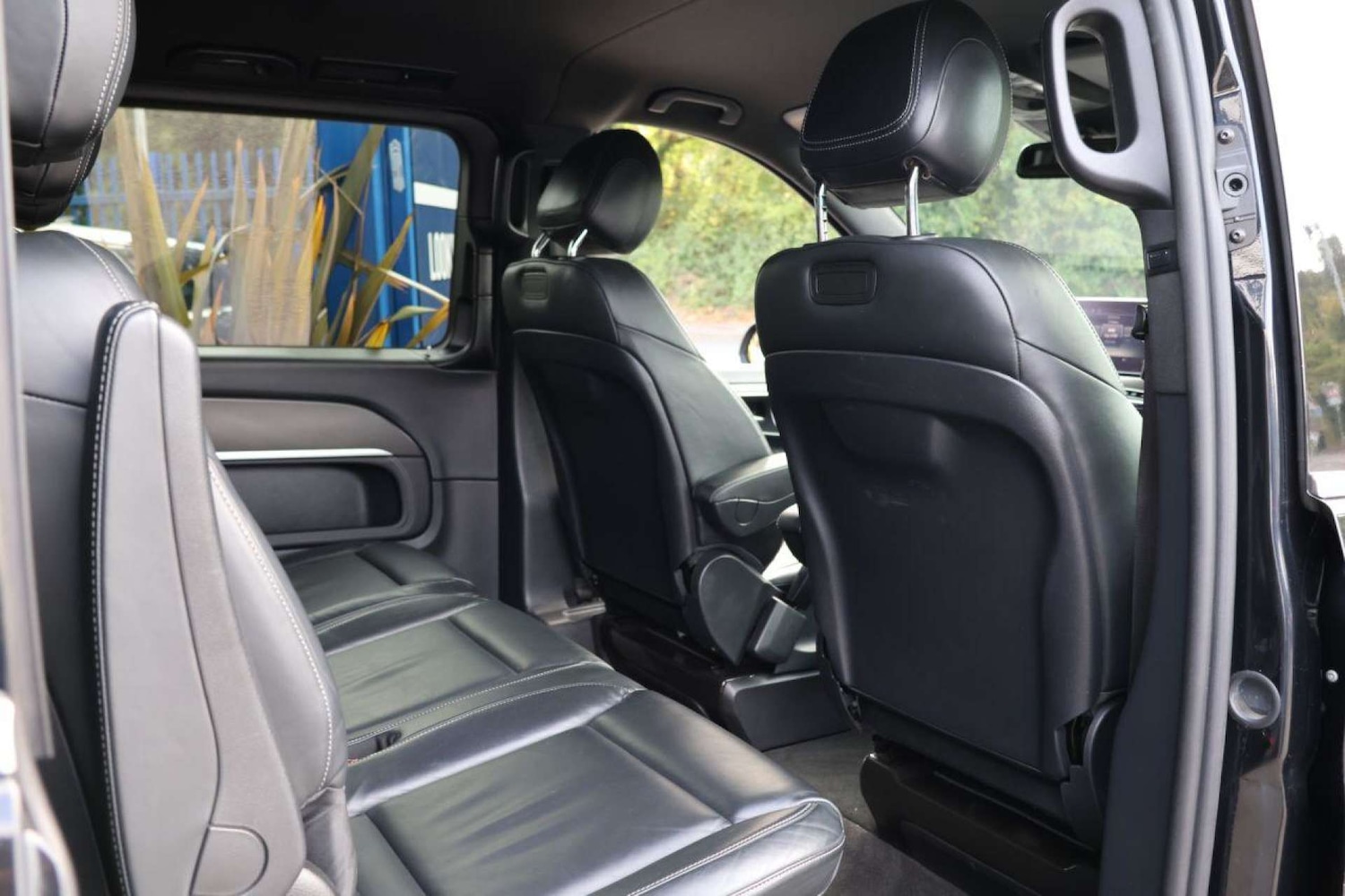 Used Mercedes-Benz V-Class 2019 for sale - 76363913: Photo 8