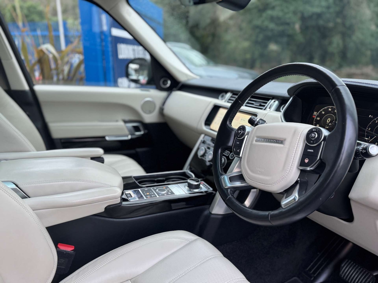 Used Land Rover Range Rover 2017 for sale - 77301728: Photo 2