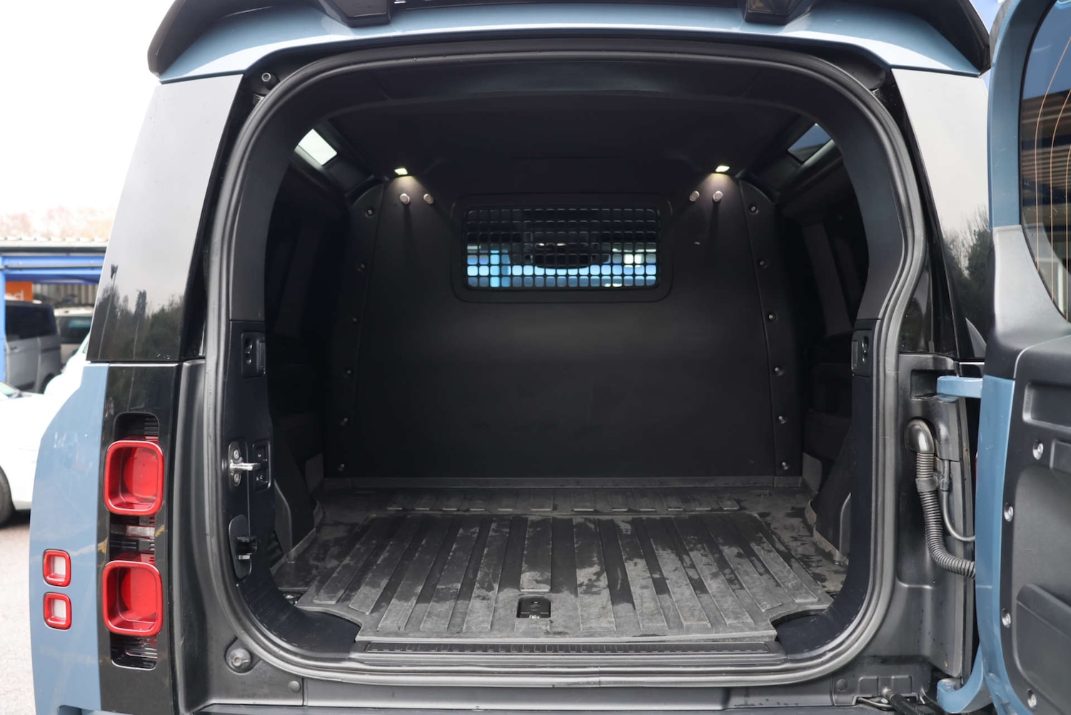 Used Land Rover Defender 2021 for sale - 77227793: Photo 29