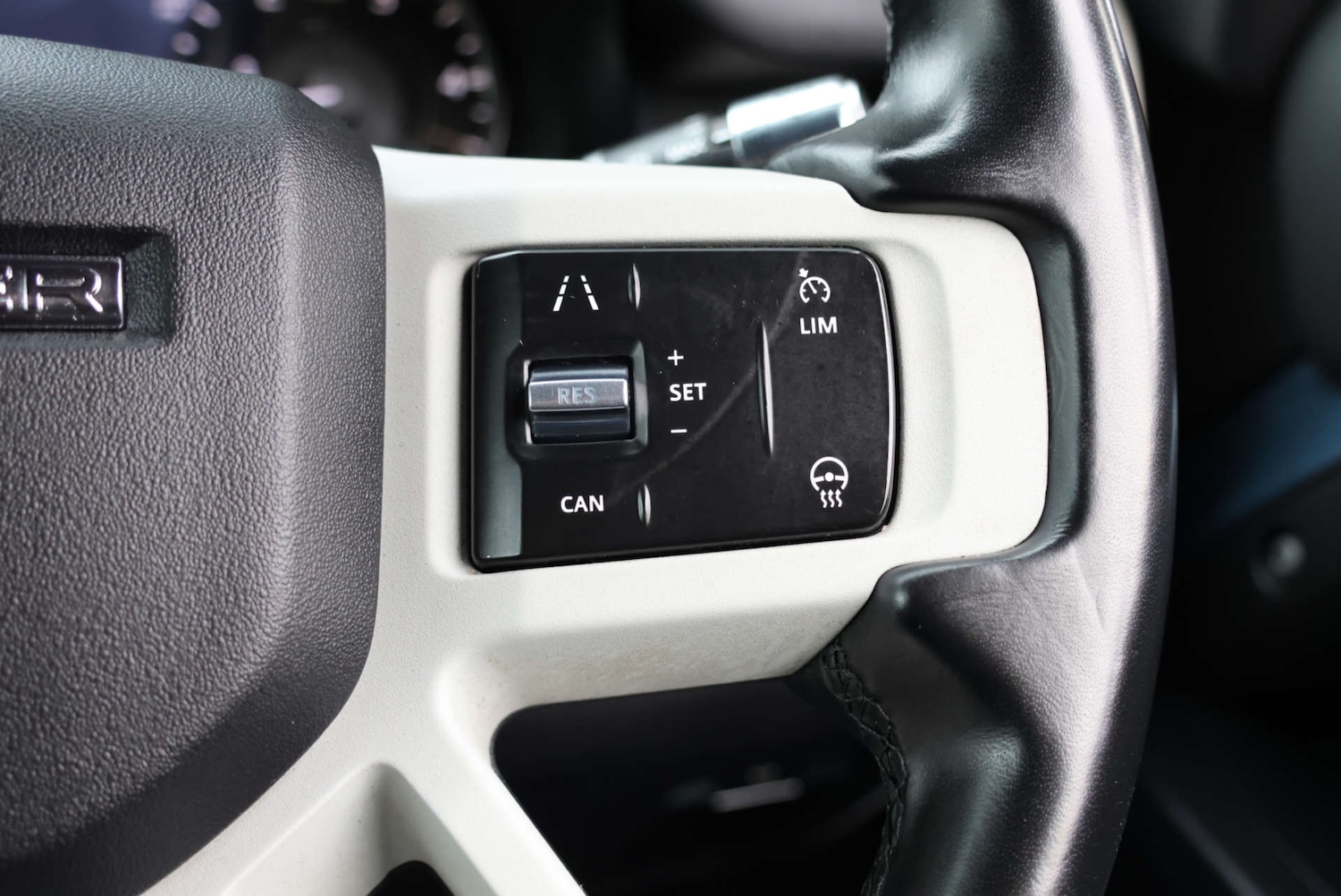 Used Land Rover Defender 2021 for sale - 77227793: Photo 31