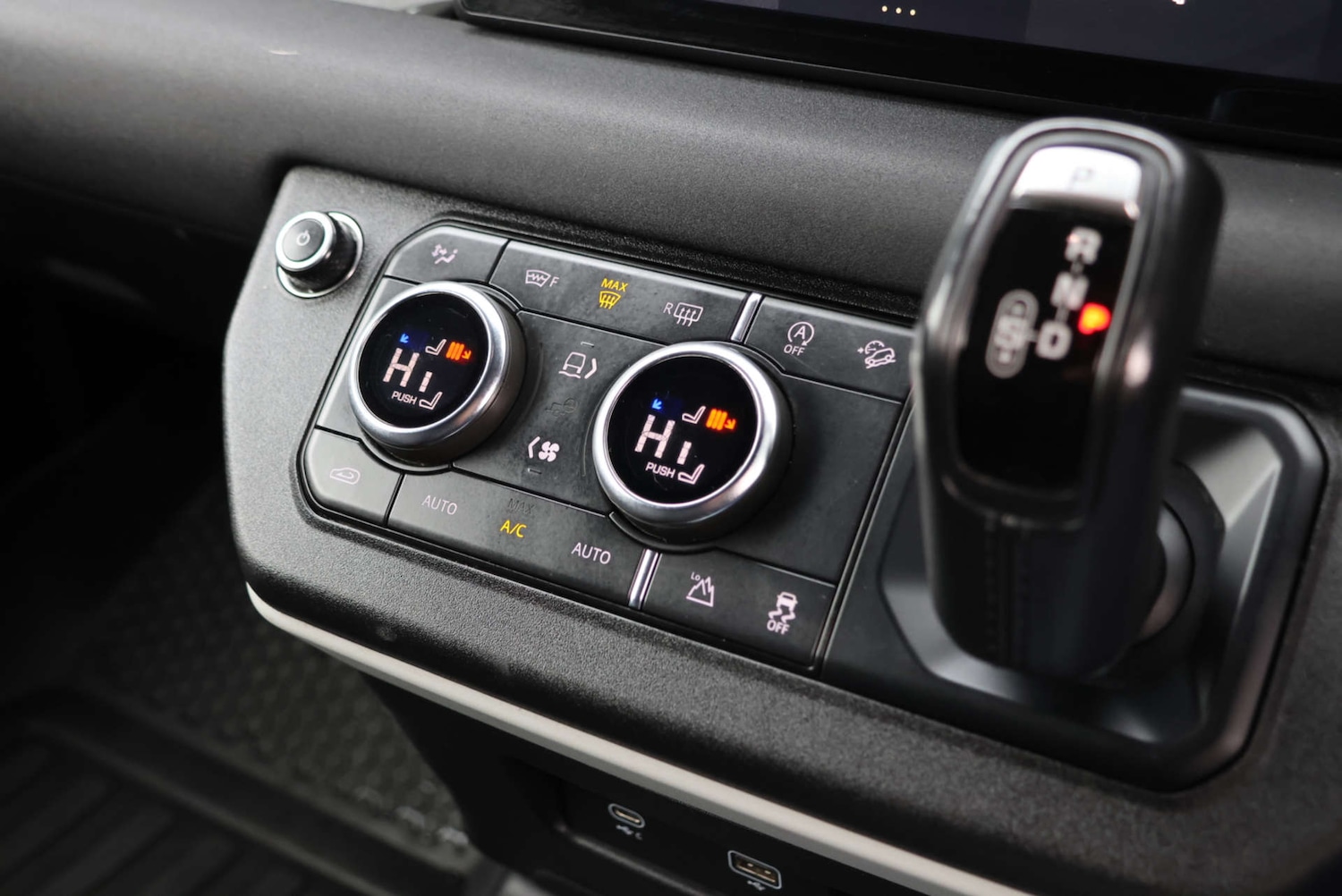 Used Land Rover Defender 2021 for sale - 77227793: Photo 32