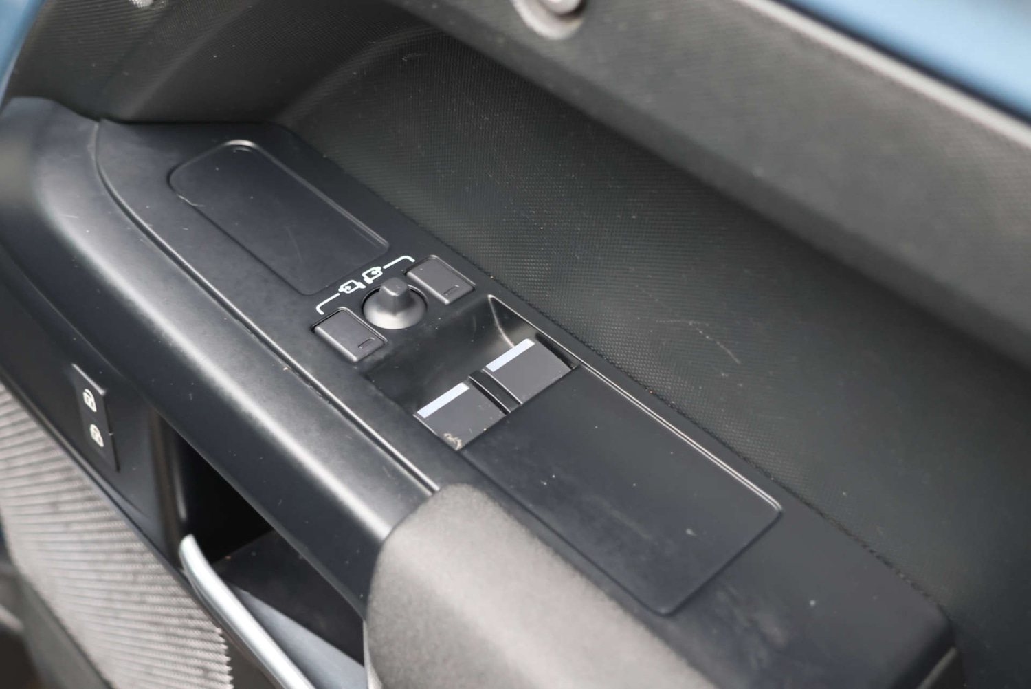 Used Land Rover Defender 2021 for sale - 77227793: Photo 42