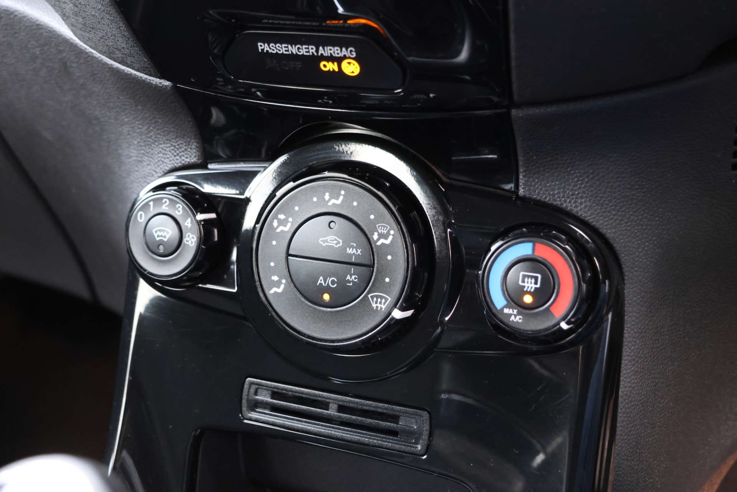 Used Ford Fiesta 2015 for sale - 76595223: Photo 15