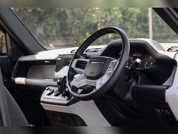 Used Land Rover Defender 2025 for sale - 79618151: Photo