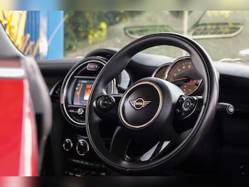 Used MINI Convertible 2019 for sale - 79542329: Photo