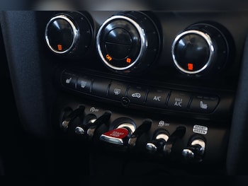 Used MINI Convertible 2019 for sale - 79542329: Photo