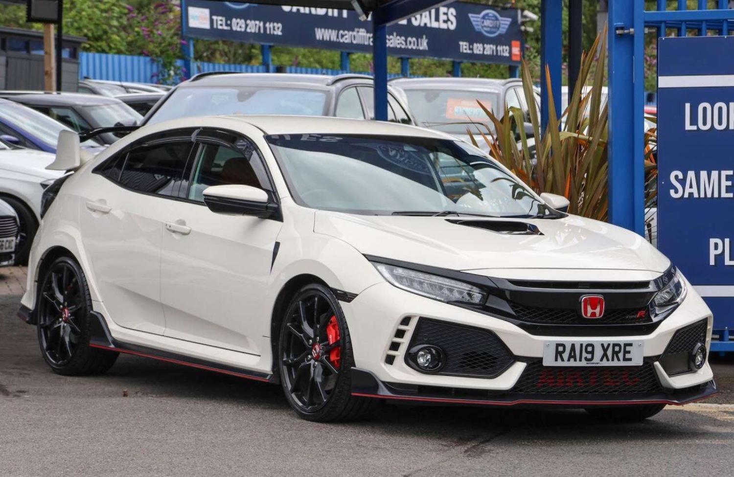 Used Honda Civic 2019 for sale - 76278524: Photo 2