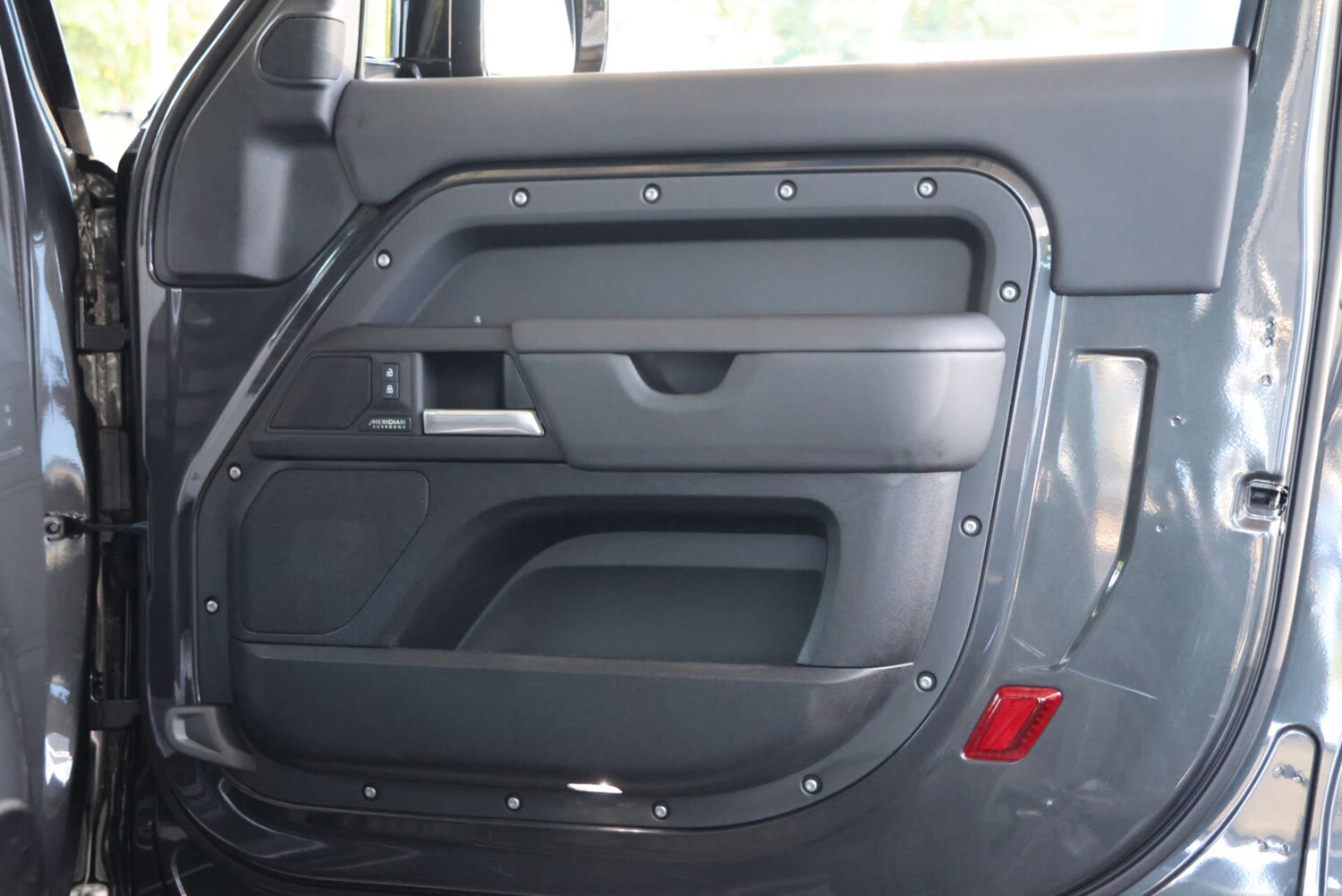 Used Land Rover Defender 2025 for sale - 76038473: Photo 38