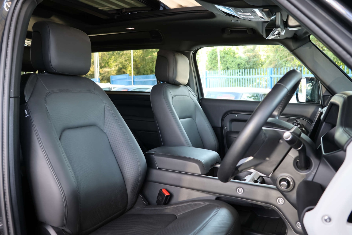 Used Land Rover Defender 2025 for sale - 76038473: Photo 6