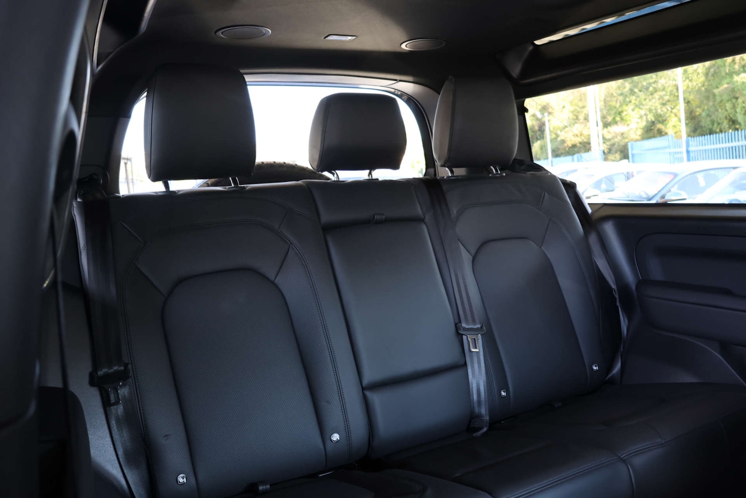 Used Land Rover Defender 2025 for sale - 76038473: Photo 9