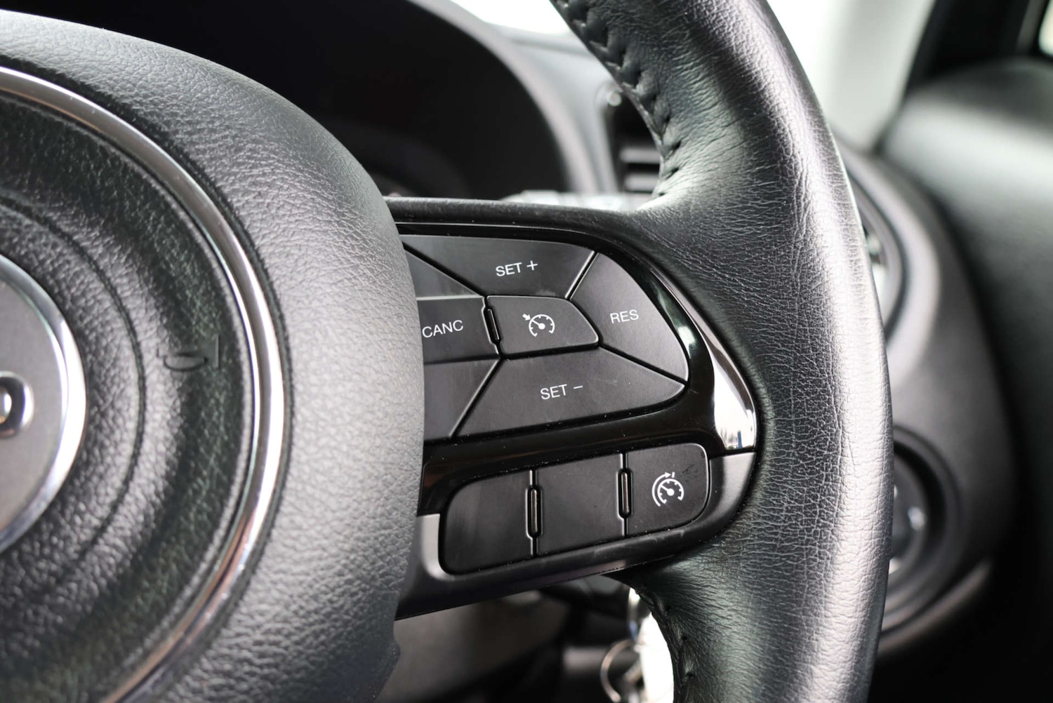 Used Jeep Renegade 2020 for sale - 76235447: Photo 23