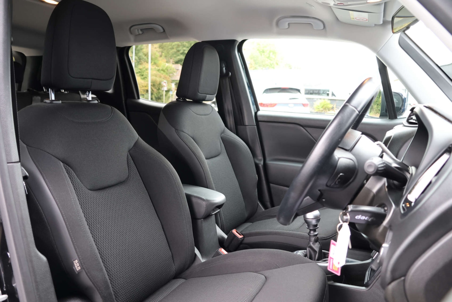 Used Jeep Renegade 2020 for sale - 76235447: Photo 5