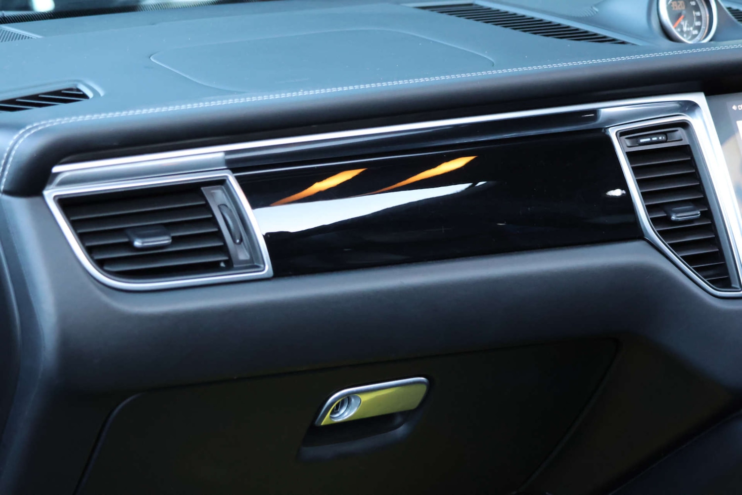 Used Porsche Macan 2018 for sale - 76829726: Photo 17