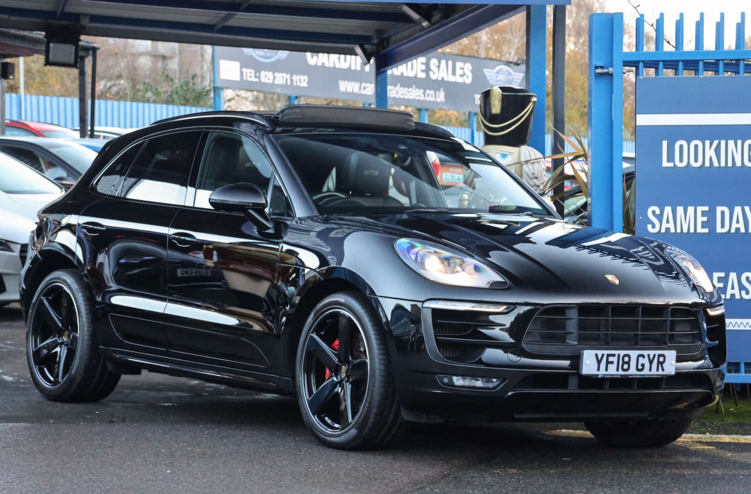 Used Porsche Macan 2018 for sale - 76829726: Photo 2
