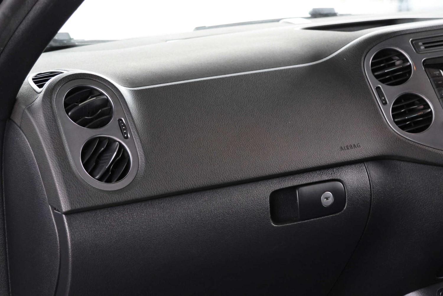 Used Volkswagen Tiguan 2014 for sale - 77850728: Photo 12