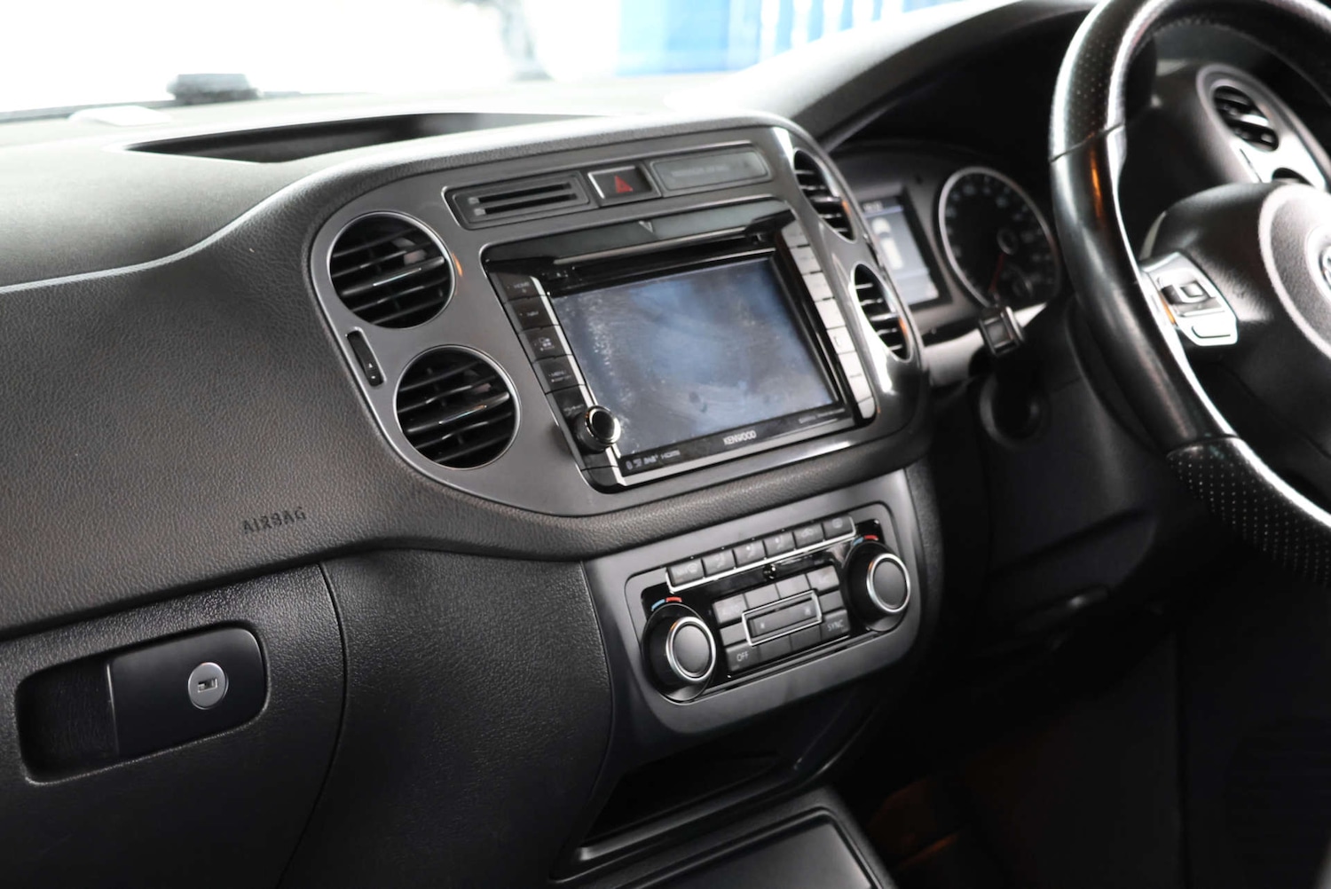 Used Volkswagen Tiguan 2014 for sale - 77850728: Photo 13