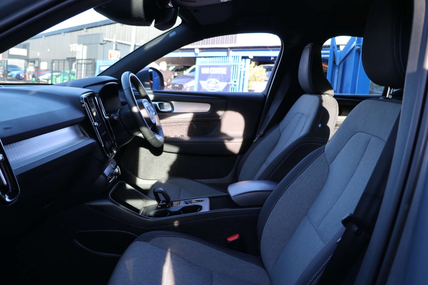 Used Volvo XC40 2023 for sale - 77161985: Photo 9