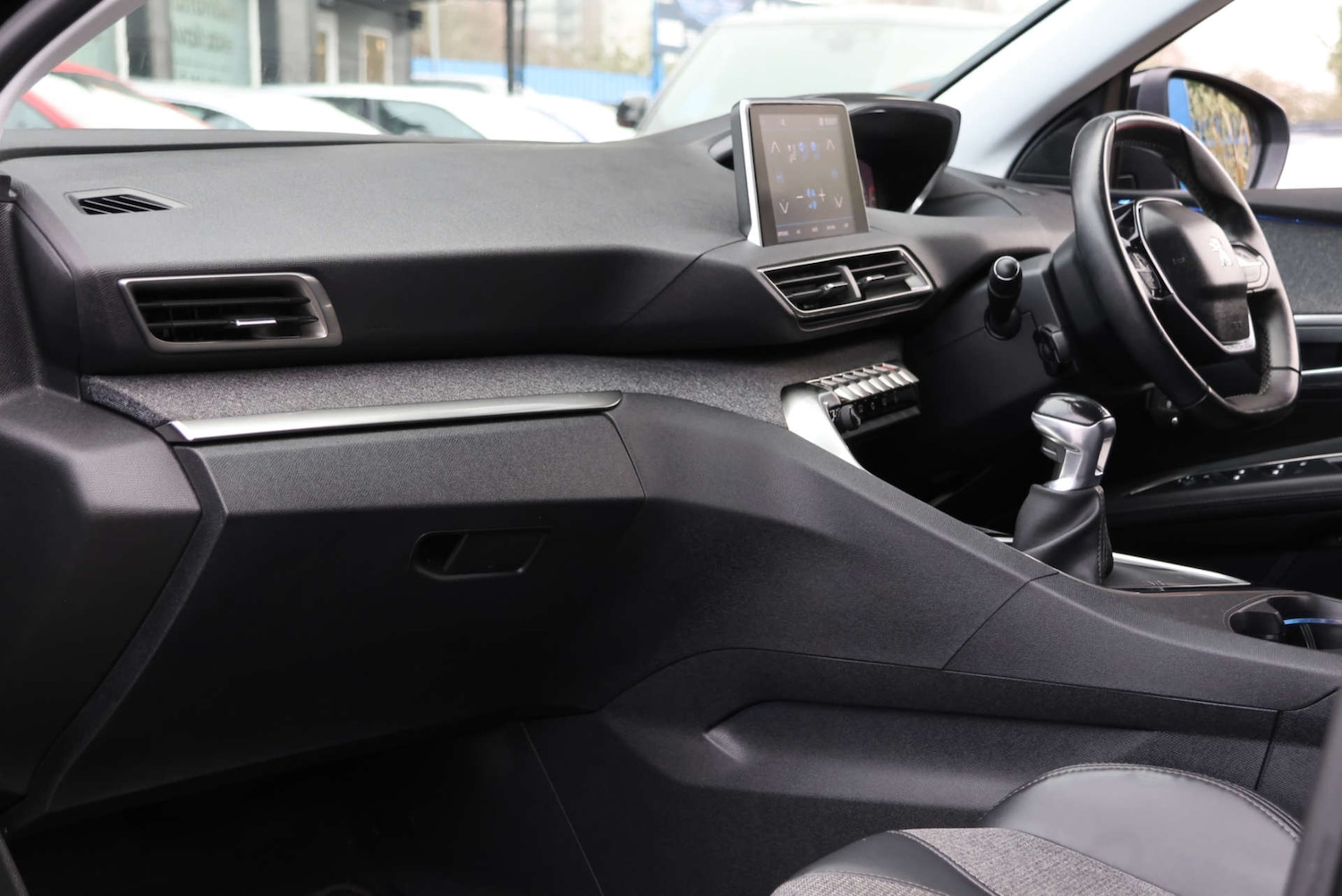 Used Peugeot 3008 2017 for sale - 77249240: Photo 11