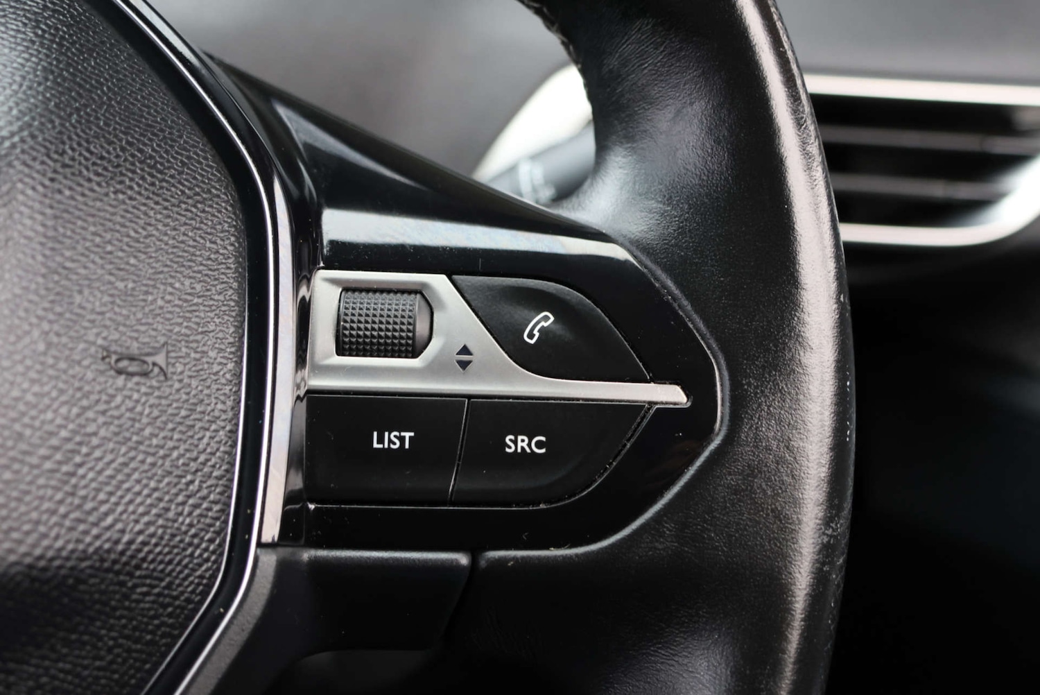 Used Peugeot 3008 2017 for sale - 77249240: Photo 26