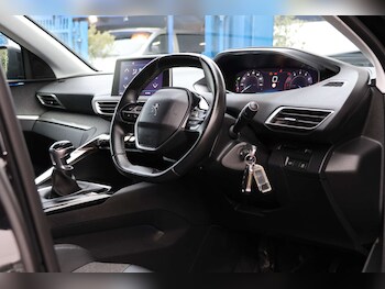 Used Peugeot 3008 2017 for sale - 77249240: Photo