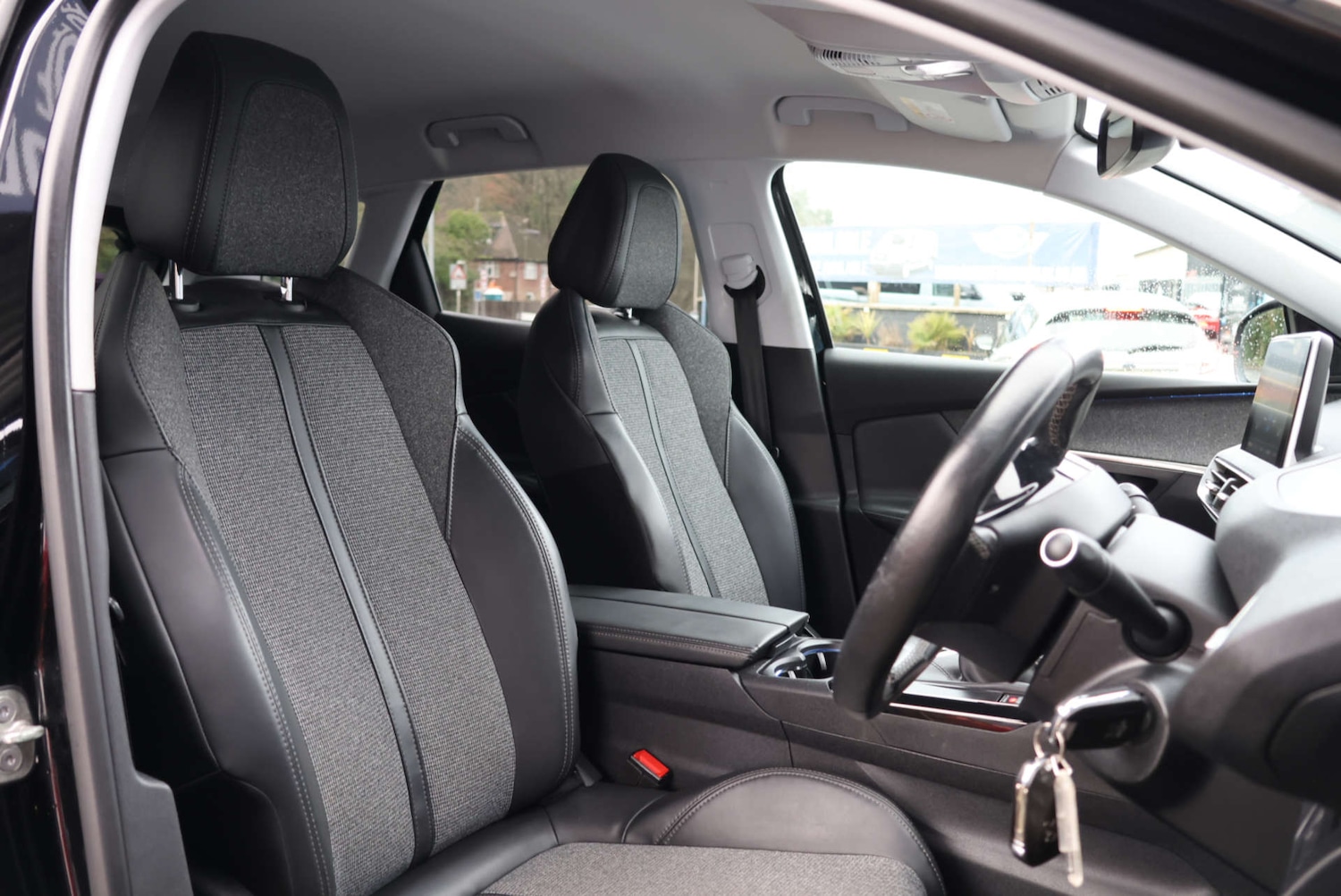 Used Peugeot 3008 2017 for sale - 77249240: Photo 5