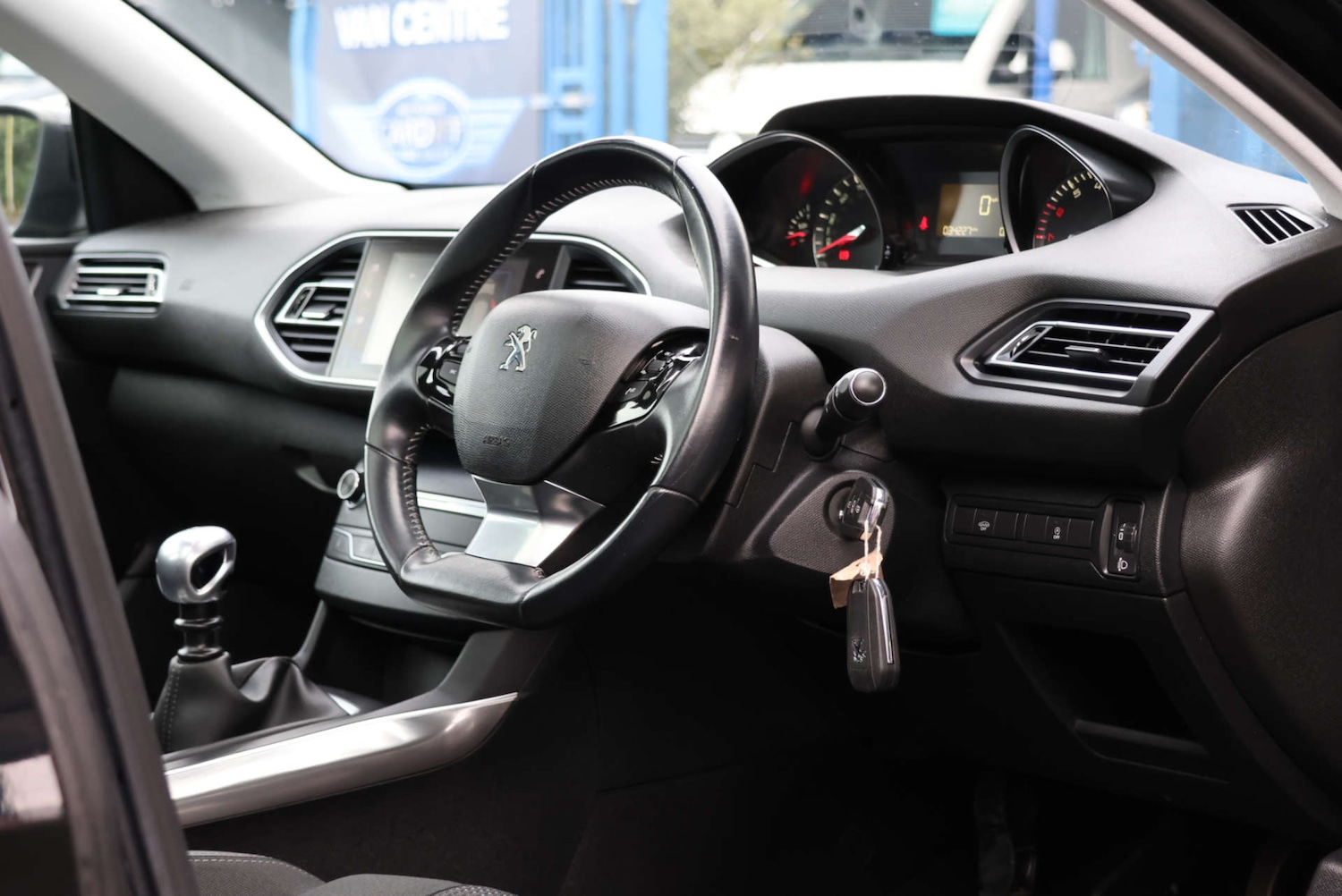 Used Peugeot 308 2017 for sale - 76829889: Photo 4