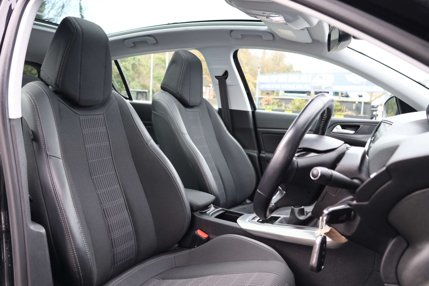 Used Peugeot 308 2017 for sale - 76829889: Photo 6