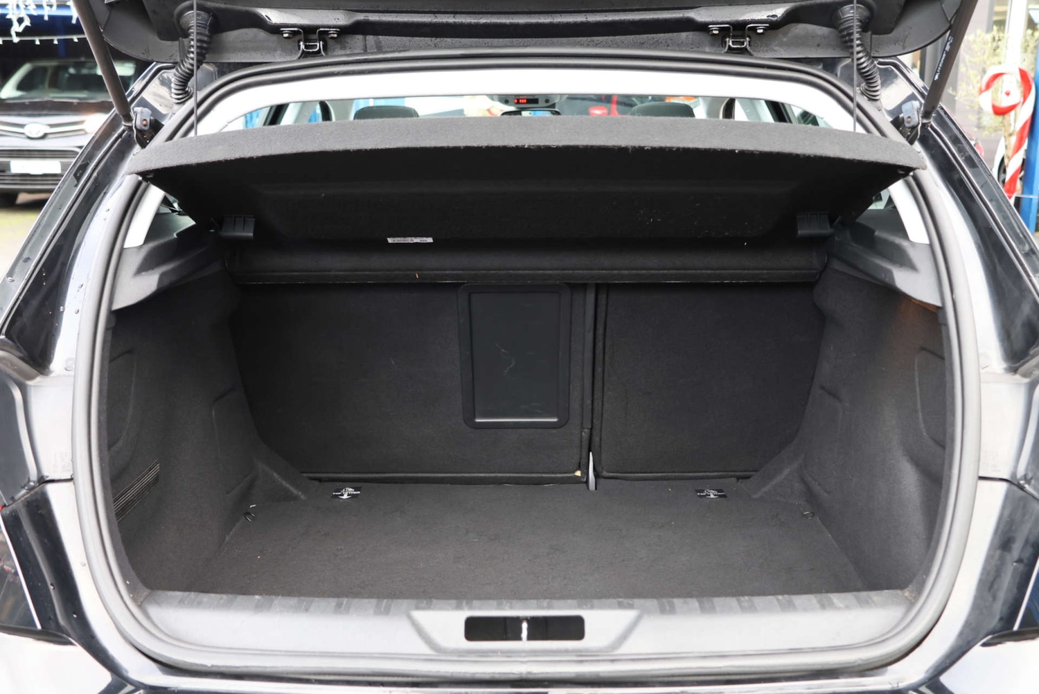 Used Peugeot 308 2017 for sale - 76829889: Photo 8