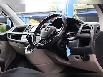 Used Volkswagen Transporter 2017 for sale - 78632393: Photo