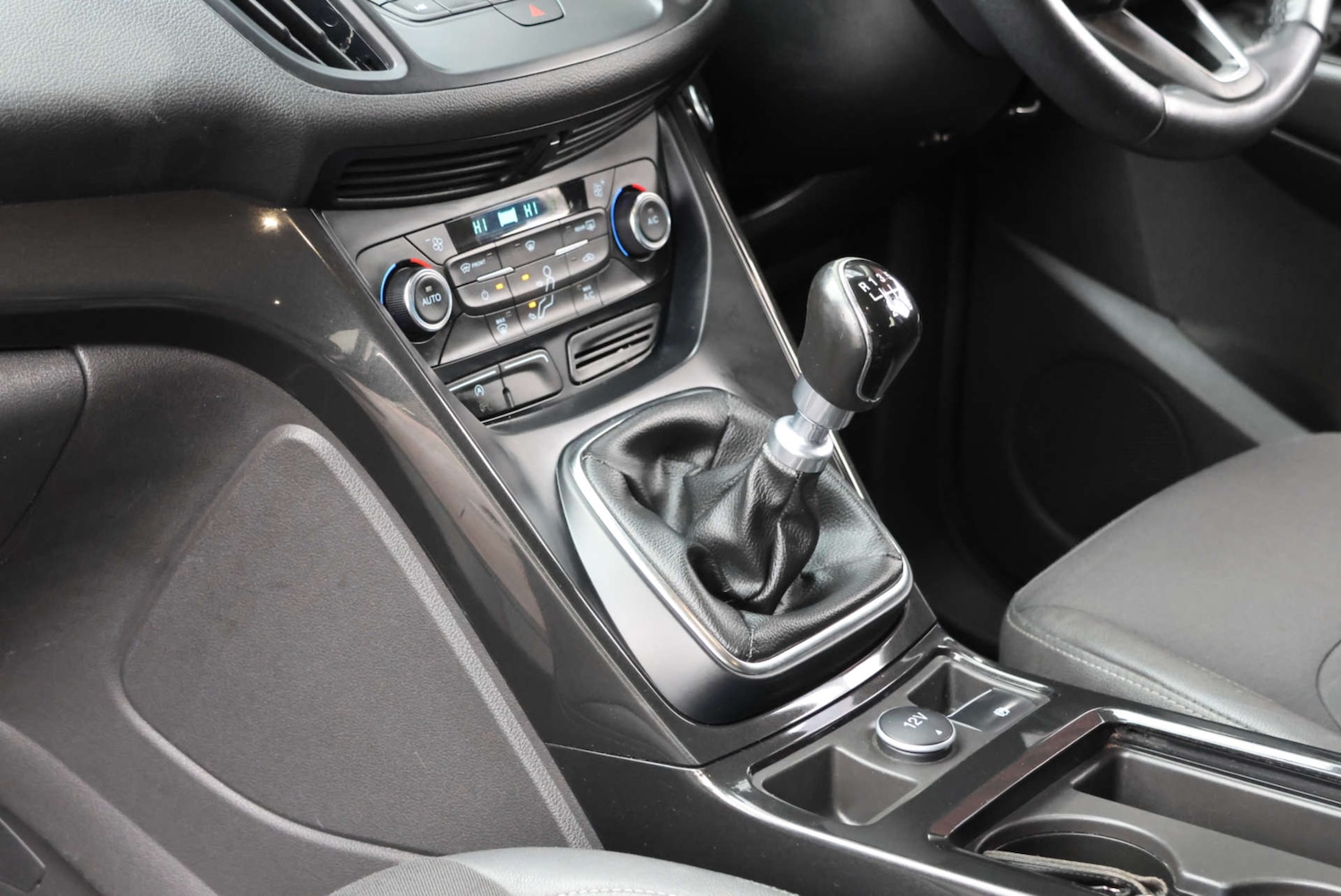 Used Ford Kuga 2017 for sale - 77328645: Photo 37