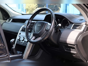 Used Land Rover Discovery Sport 2018 for sale - 78379173: Photo