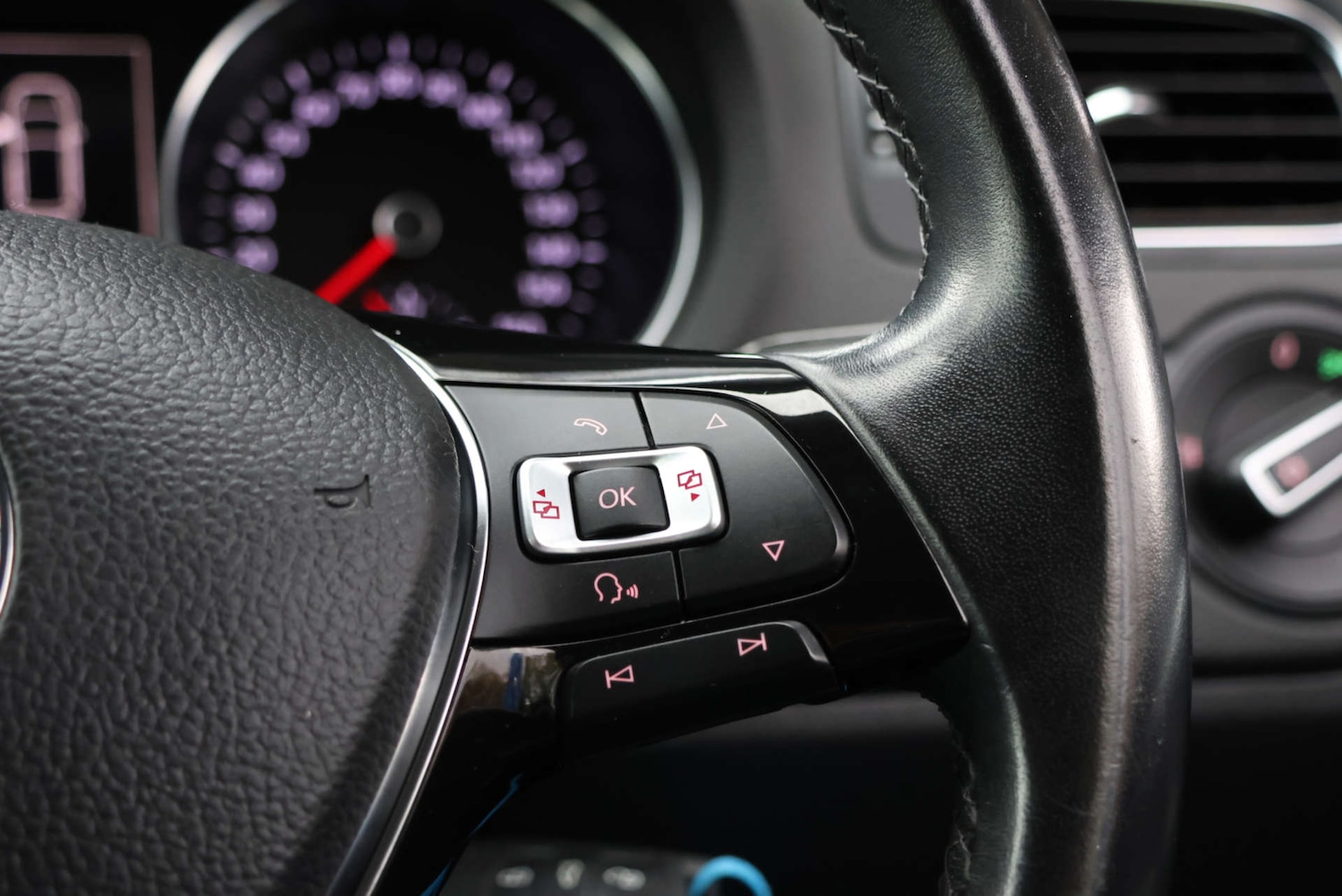 Used Volkswagen Polo 2015 for sale - 76416861: Photo 16