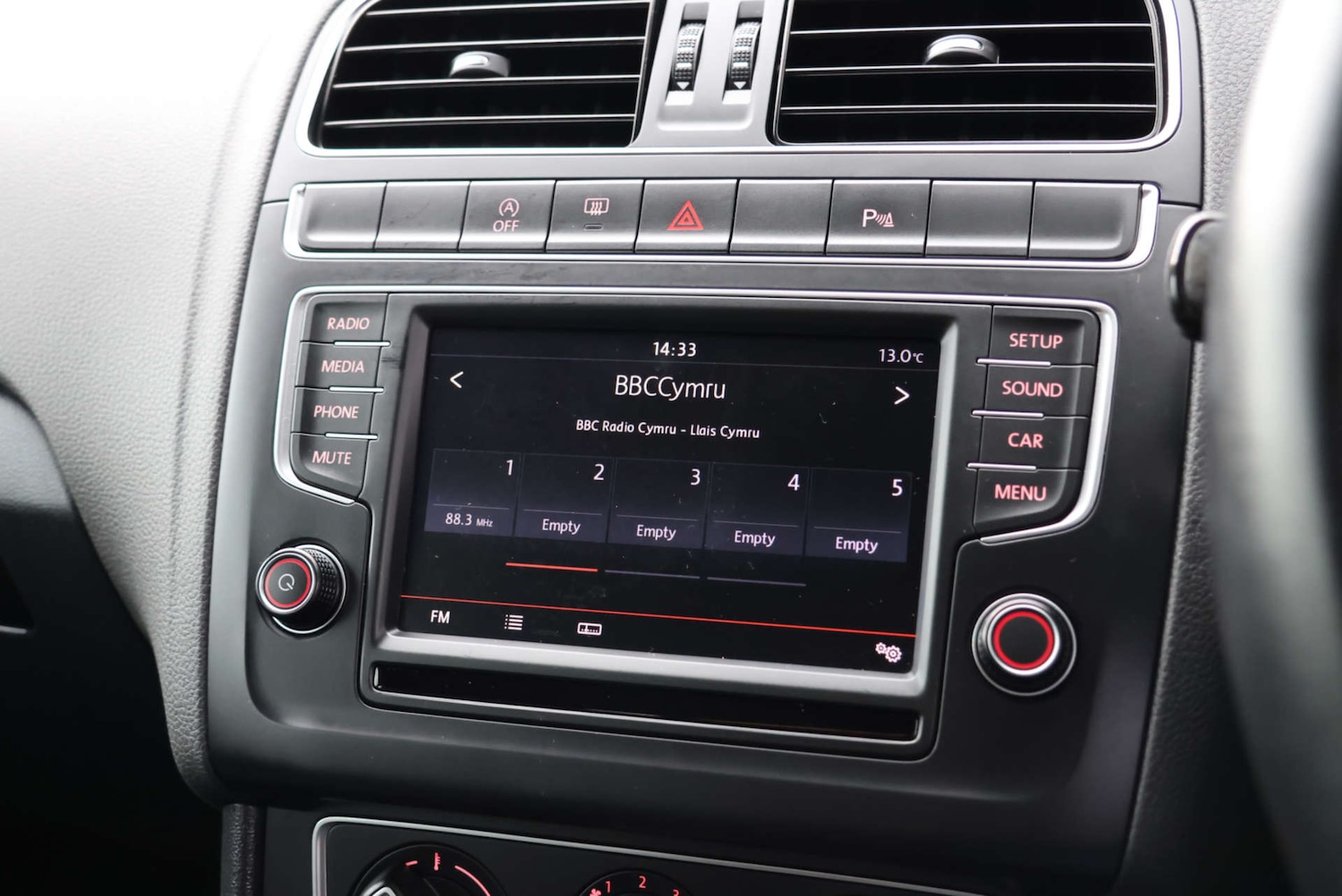 Used Volkswagen Polo 2015 for sale - 76416861: Photo 17