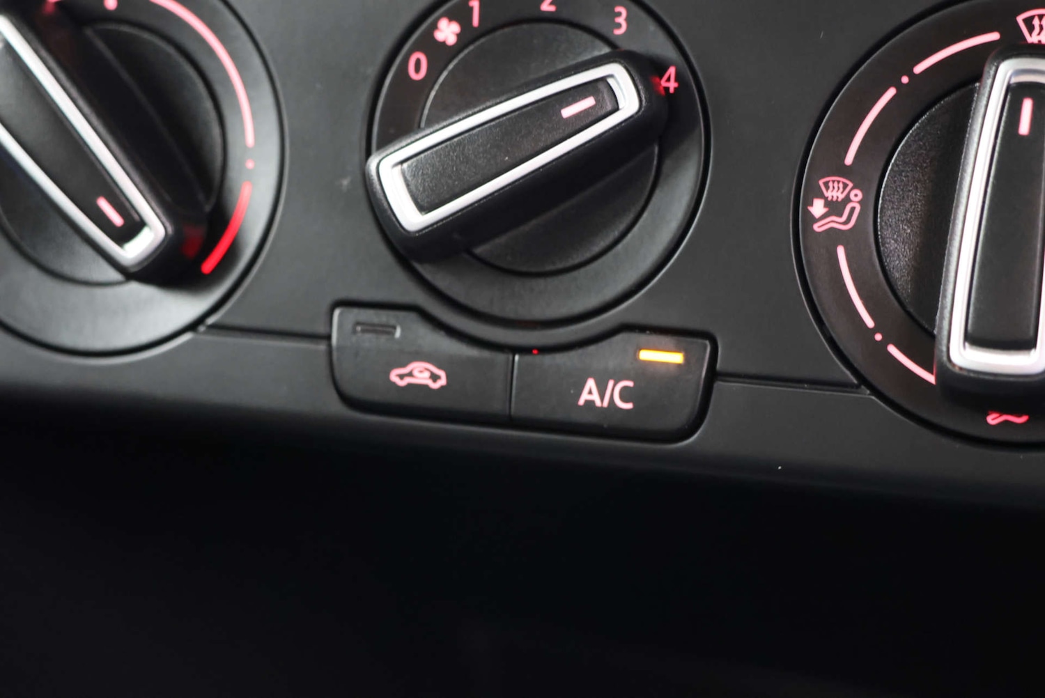 Used Volkswagen Polo 2015 for sale - 76416861: Photo 21