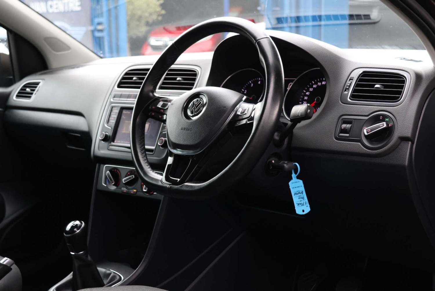 Used Volkswagen Polo 2015 for sale - 76416861: Photo 4