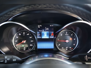 Used Mercedes-Benz GLC 2022 for sale - 79542325: Photo